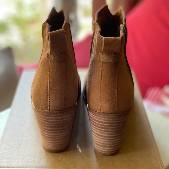 ANKLE BOOTS NWOB - Picture 4 of 8